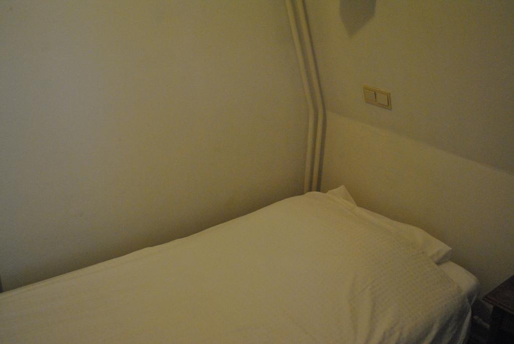De Halve Maan Hotell Bovenkarspel Rom bilde